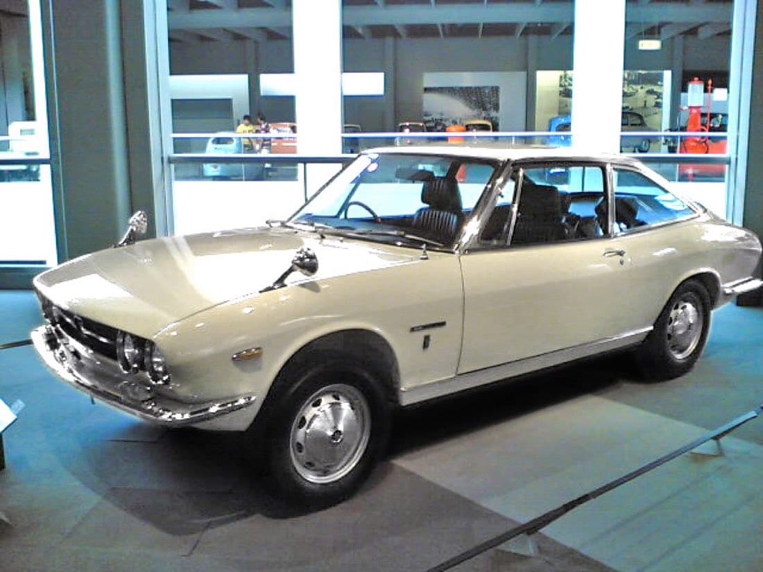 Isuzu 117 Coupé (handgebouwd) (1968-1977)