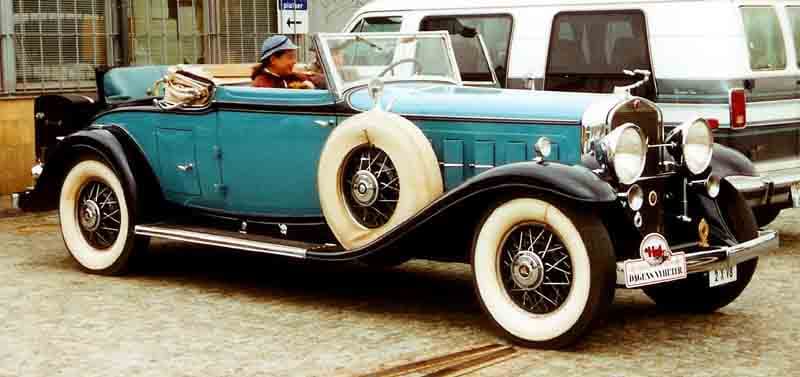 Cadillac V-16 (Series 452) (1930-1937)