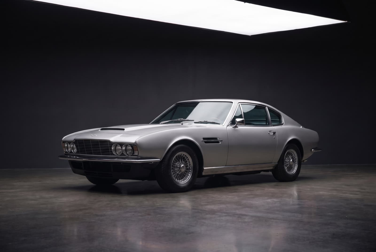Aston Martin DBS V8 (1969-1972)