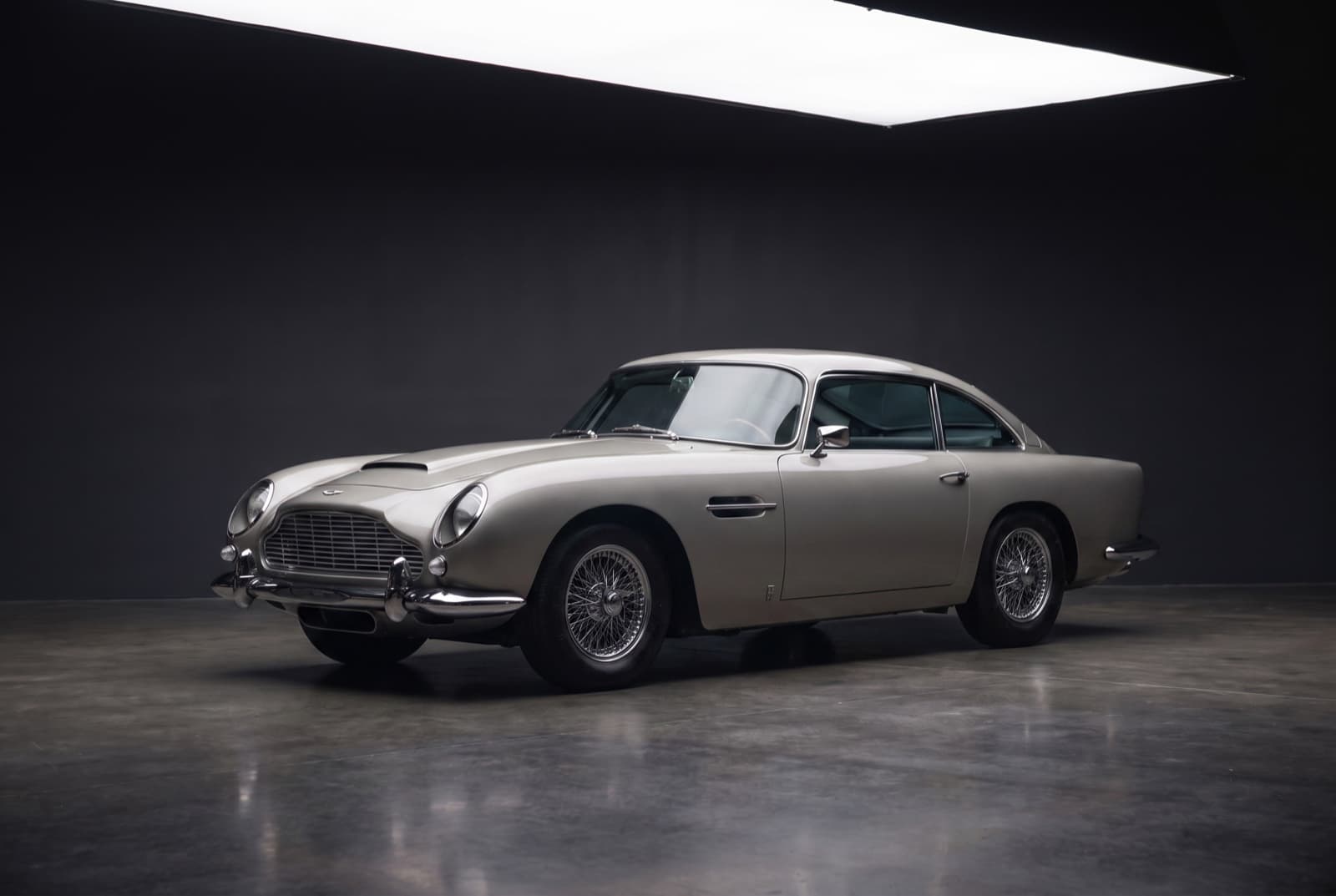 Aston Martin DB5 (1963-1965)